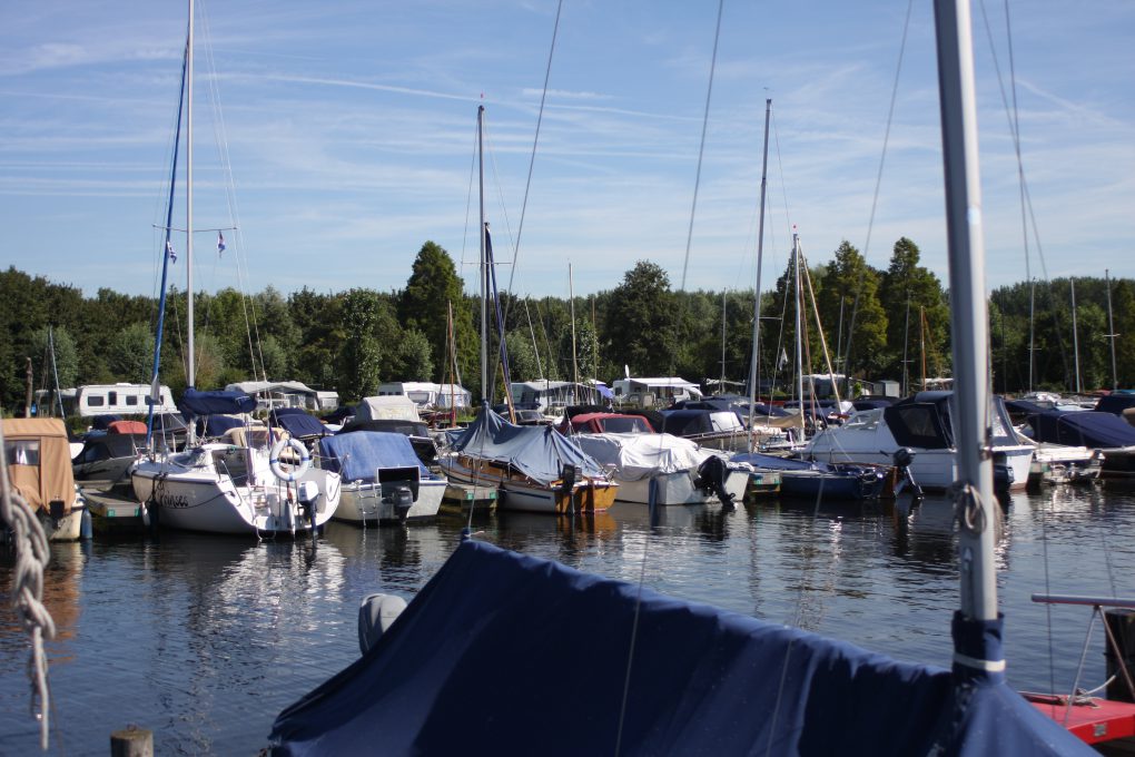 kleine camping met jachthaven