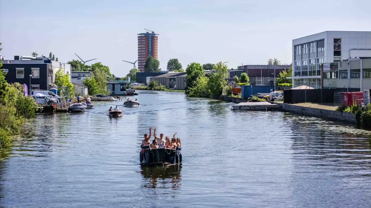 Varen in Leiden met de sloep